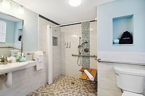 Seahorse Oceanfront Inn