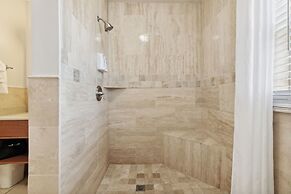 Seahorse Oceanfront Inn