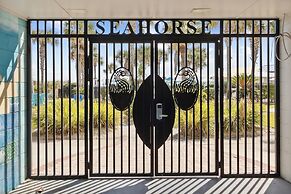 Seahorse Oceanfront Inn