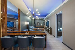 Shade Hotel