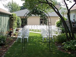 Inn at 835 Boutique Hotel