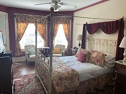 Inn at 835 Boutique Hotel