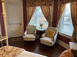 Inn at 835 Boutique Hotel