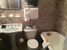 Inn at 835 Boutique Hotel