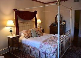 Inn at 835 Boutique Hotel