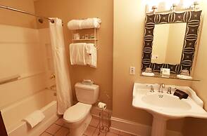 Inn at 835 Boutique Hotel