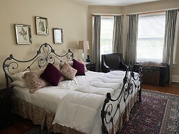 Inn at 835 Boutique Hotel