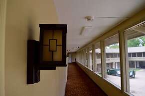 Snelling Motel