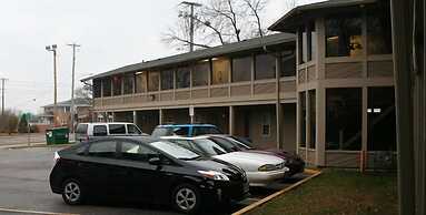 Snelling Motel