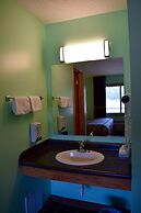Snelling Motel