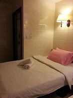 Maple Leaf Guest House