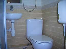 Maple Leaf Guest House