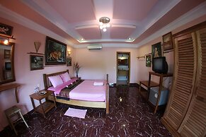 Natural Bungalows Restaurant and Bar