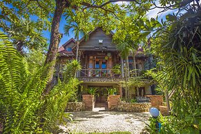 Natural Bungalows Restaurant and Bar