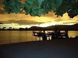 Natural Bungalows Restaurant and Bar