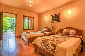 Natural Bungalows Restaurant and Bar