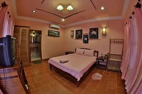 Natural Bungalows Restaurant and Bar