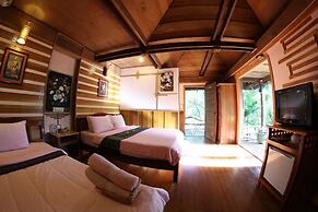 Natural Bungalows Restaurant and Bar