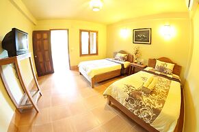 Natural Bungalows Restaurant and Bar