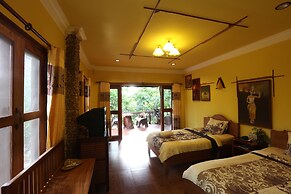 Natural Bungalows Restaurant and Bar