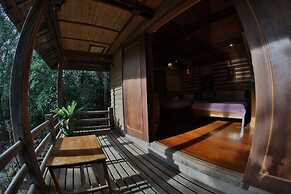 Natural Bungalows Restaurant and Bar