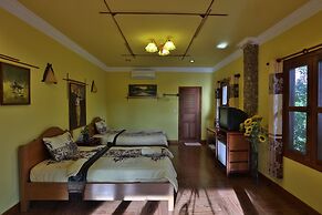 Natural Bungalows Restaurant and Bar