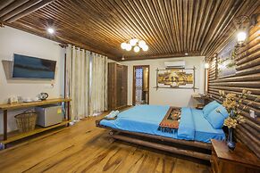 Natural Bungalows Restaurant and Bar