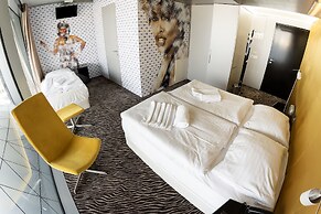 Sono Hotel