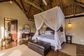 Safari Lodge - Amakhala Game Reserve