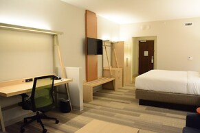 Holiday Inn Express & Suites Lexington Park-California, an IHG Hotel
