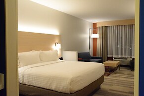 Holiday Inn Express & Suites Lexington Park-California by IHG