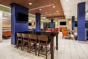 Holiday Inn Express & Suites Lexington Park-California by IHG
