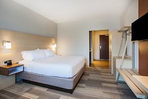 Holiday Inn Express & Suites Lexington Park-California by IHG