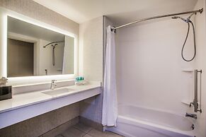 Holiday Inn Express & Suites Lexington Park-California by IHG