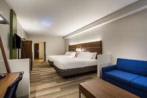 Holiday Inn Express & Suites Lexington Park-California by IHG