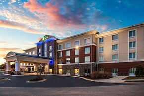 Holiday Inn Express & Suites Lexington Park-California by IHG