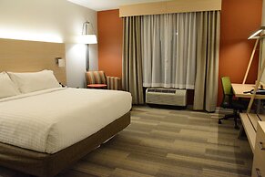 Holiday Inn Express & Suites Lexington Park-California by IHG