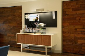 Holiday Inn Express & Suites Lexington Park-California by IHG