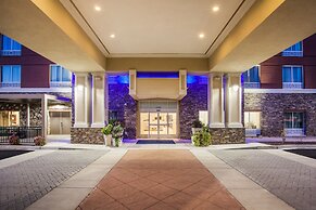 Holiday Inn Express & Suites Lexington Park-California by IHG
