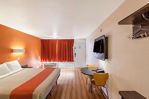 Motel 6 Fort Worth, TX - Stockyards