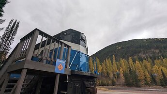 LOGE Glacier National Park