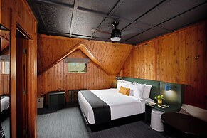 LOGE Glacier National Park