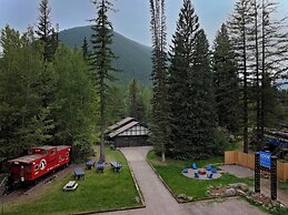 LOGE Glacier National Park