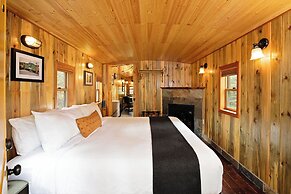 LOGE Glacier National Park