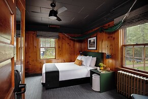 LOGE Glacier National Park