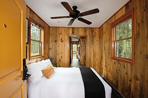 LOGE Glacier National Park