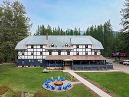 LOGE Glacier National Park