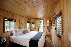 LOGE Glacier National Park