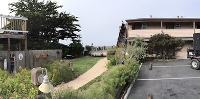 Captain's Inn at Moss Landing