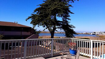 Captain's Inn at Moss Landing